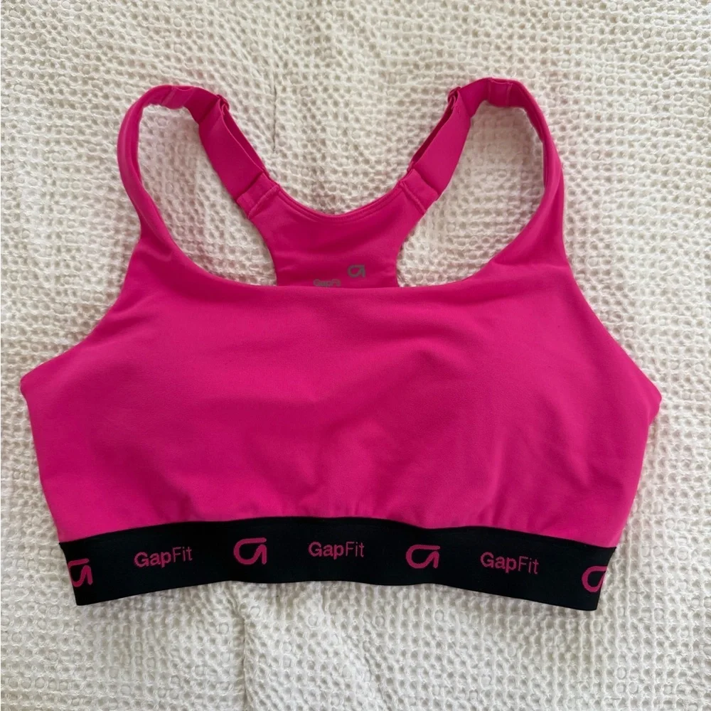 NWOT Gap Fit Sports Bra Medium